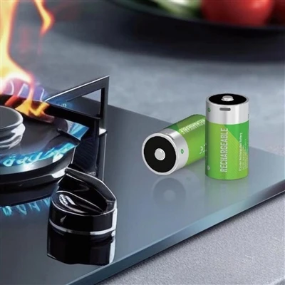 リチウム電池を初めて充電するにはどうすればよいですか?