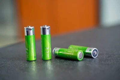 充電式リチウム電池は使用中にどのような安全上のリスクに直面する可能性がありますか? 効果的な予防策を講じるにはどうすればよいでしょうか?